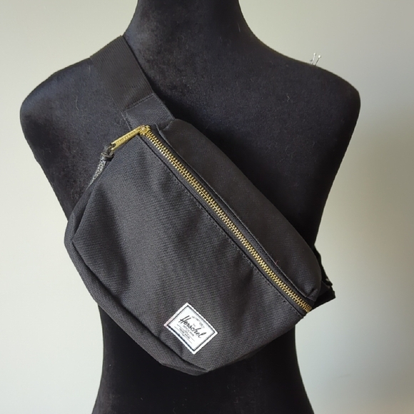 Herschel Supply Company Other - Herschel Supply Company Black Belt Bag Minimalist Design